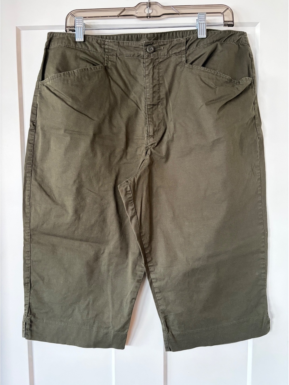 White Stag Stretch Capri — Olive Green, Ladies Size 16